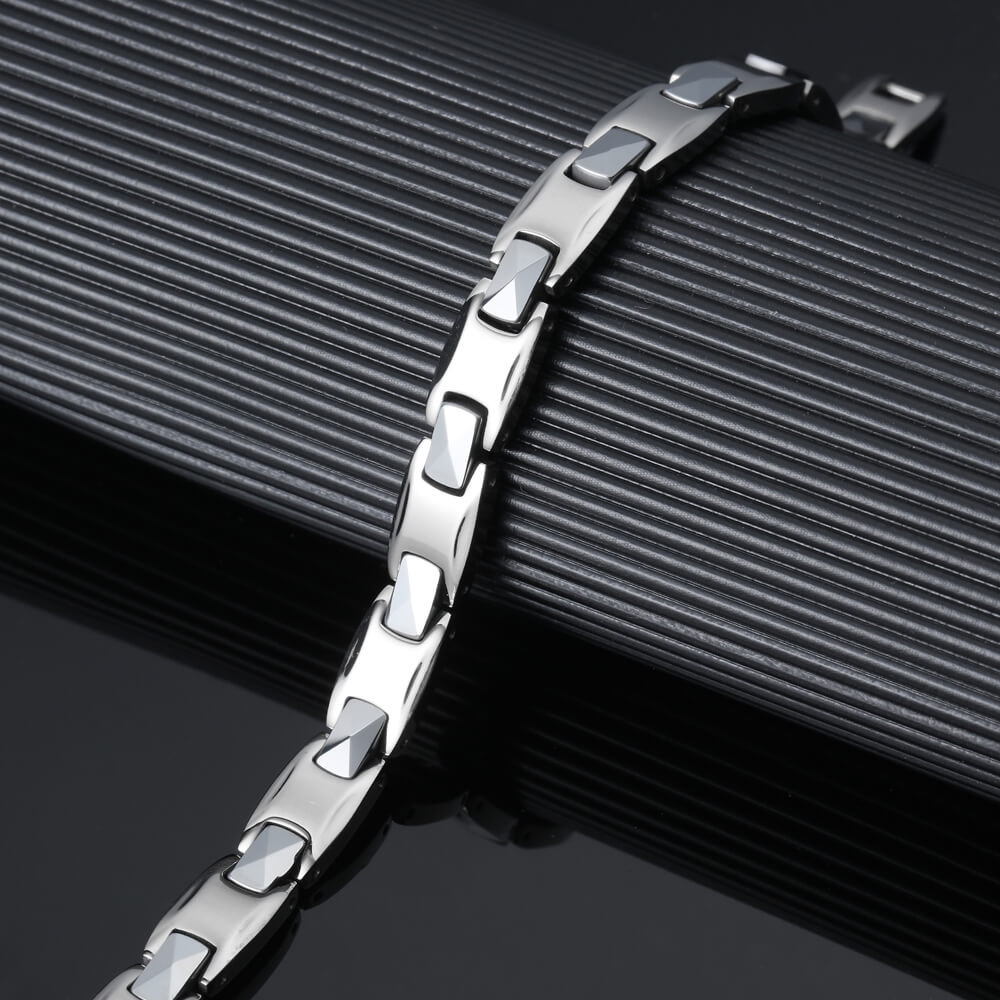 
                  
                    Tungsten Energy Bracelet 4-in-1. Silver Color. Model TUB080S
                  
                