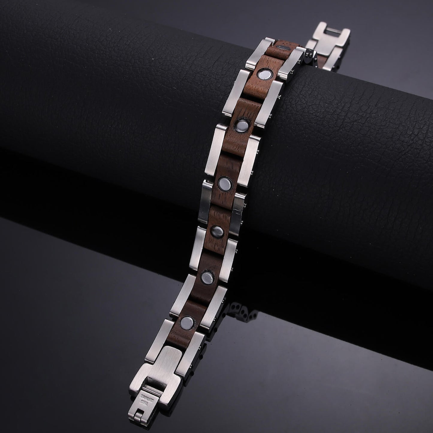 
                  
                    Wood and Stainless Steel Magnetic Bracelet. Silver Color available. Model WB008
                  
                